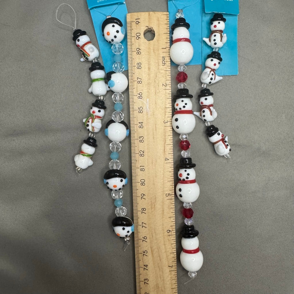 Hildie & Jo Christmas Beads Glass Snowman Holiday Craft Jewelry Making NEW - Picture 2 of 3